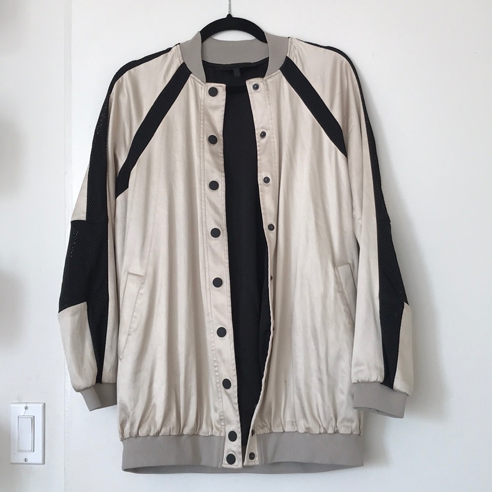 Kendall and Kylie bomber